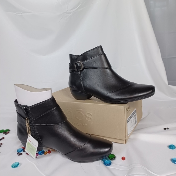Taos Addition leather black boots nwt, size 9 - Picture 6 of 8